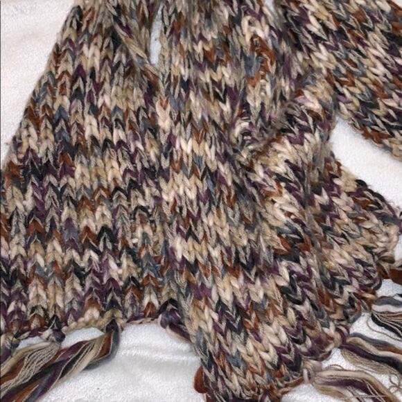Multicolor long knit scarf with fringed edges | Sz OS - Picture 3 of 3